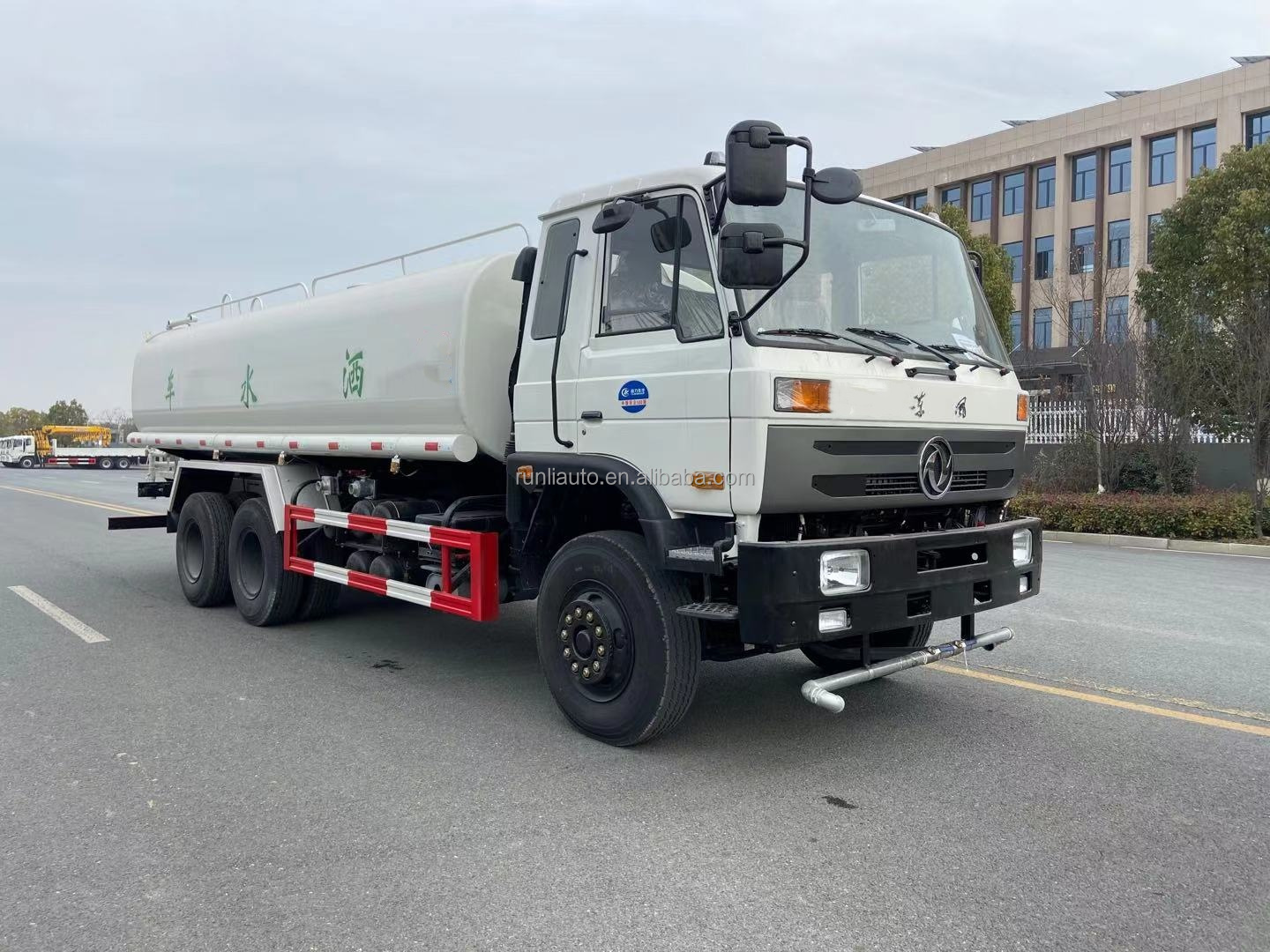 Factory DFAC DongFeng 20000 Litres Water Truck Sprinkler Truck Water Tanker Truck