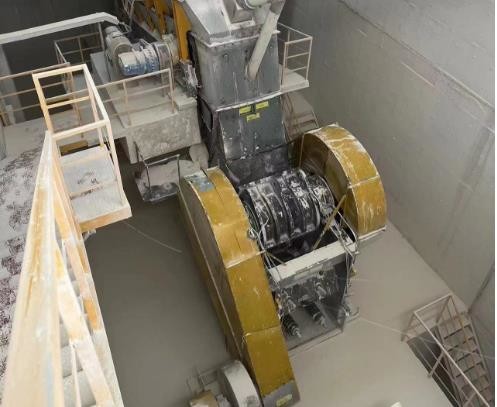 295-350 TPH Output Jaw Rock Crusher Jaw Crusher For Primary Crushing