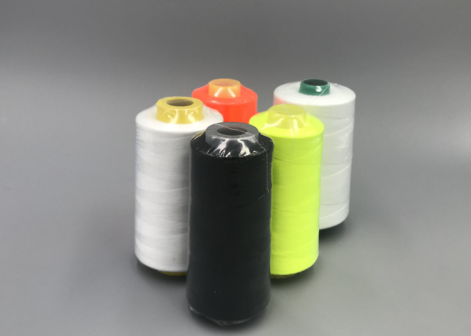 Customized Anti-pilling 42S/2 Low Price Dyed Spun Polyester Sewing Thread