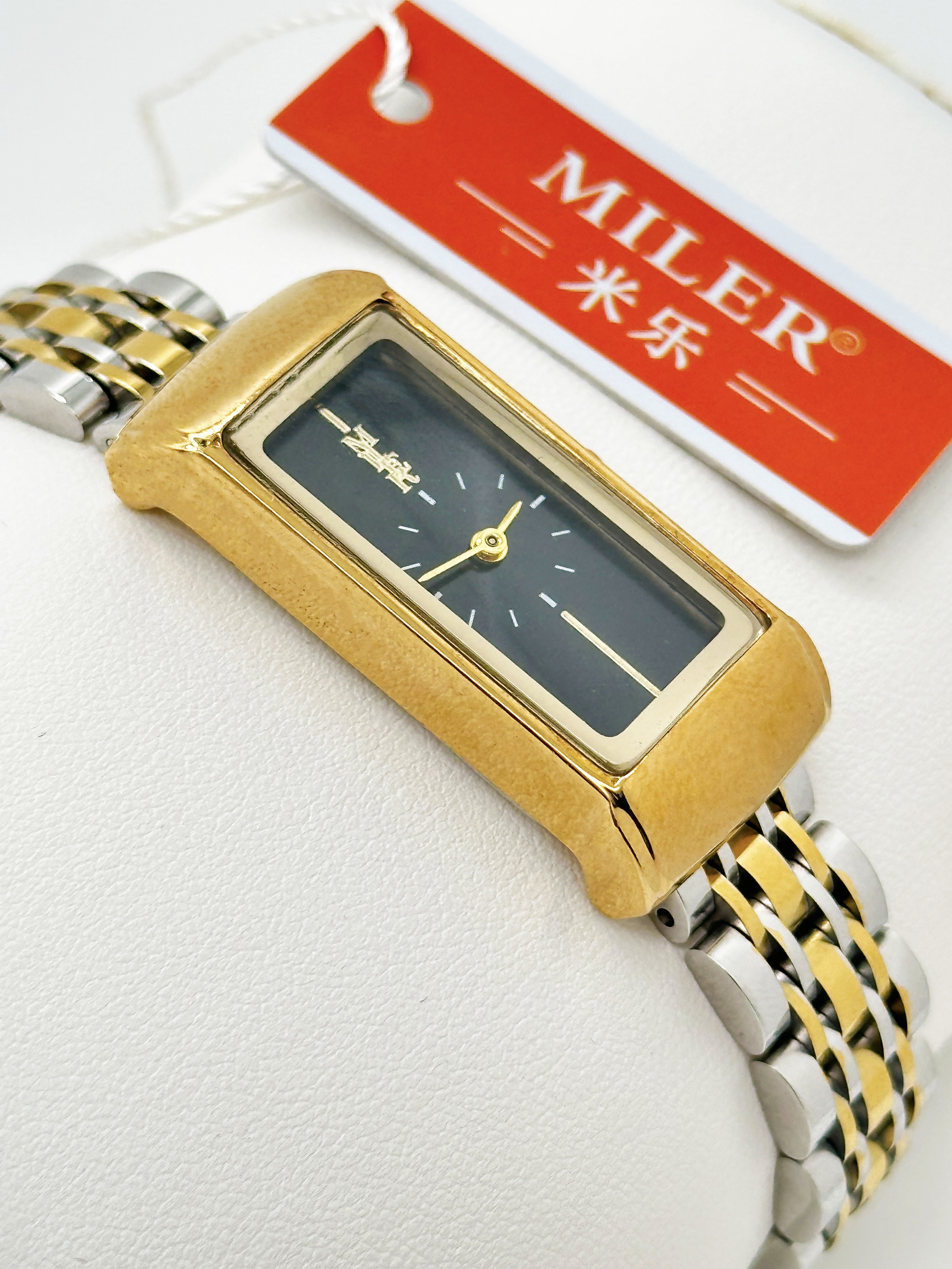 China Supplier Fashion Shape Chain Watches for Women 2024 Business Watch