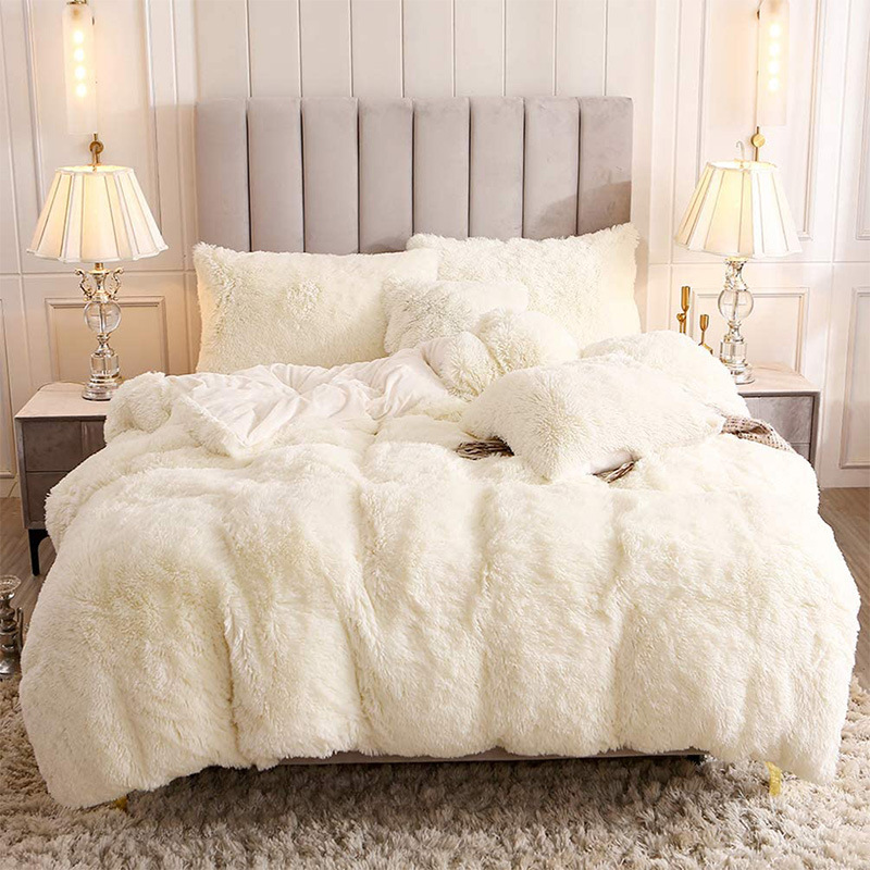 Crystal Velvet Plush Fluffy Bedding Four-piece Set Comforter with 100% Polyester Fibre
