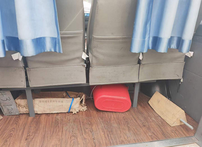Second Hand Tour Passenger Coach Bus Diesel Powered Luxury 25HP Yuchai