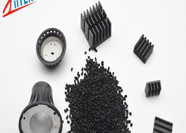 Black Nylon Heat Conductive Plastic 1.5W Flexible Moulding Ability Housings Heat Sink