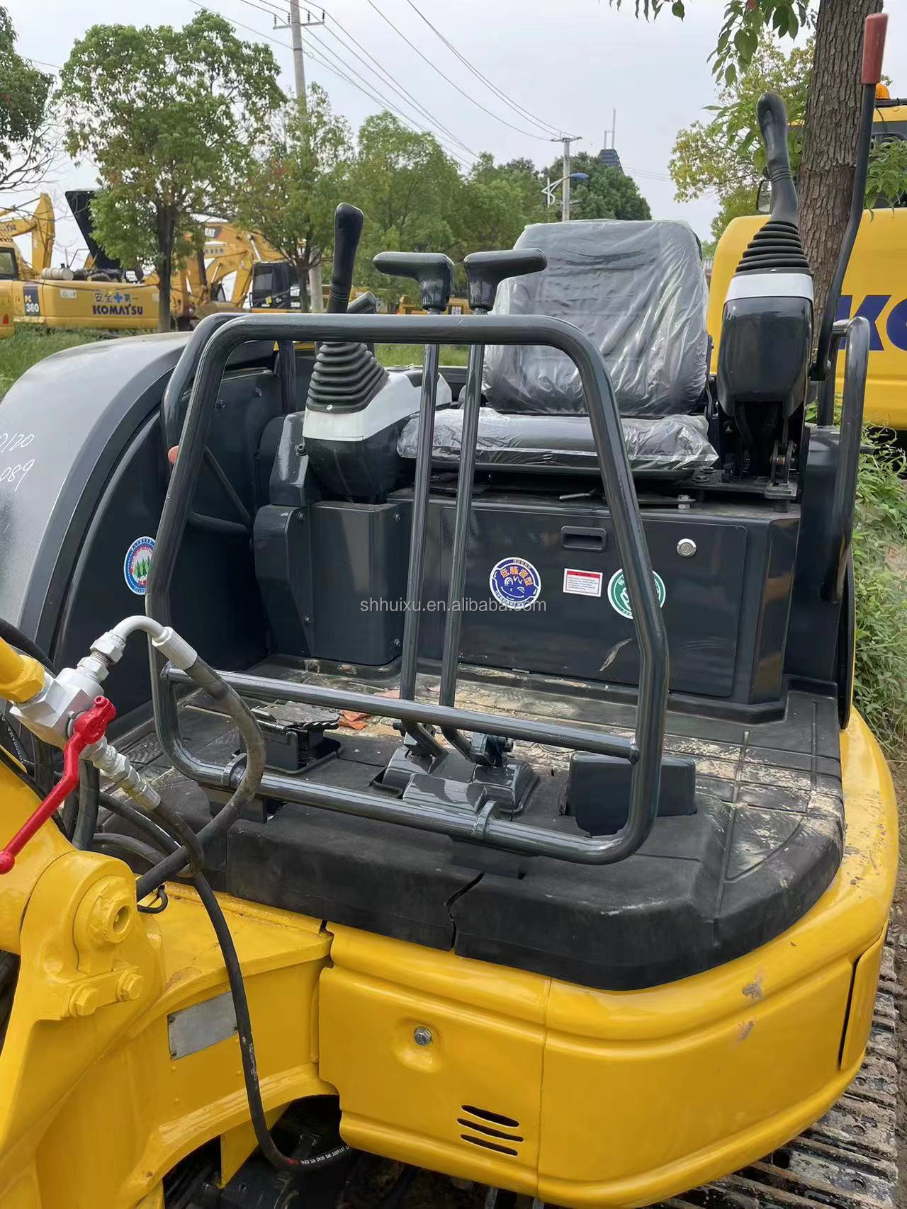 Used hydraulic crawler excavator komatsu30 ,second hand excavator KOMATSU30 good quality with cheap price for sale
