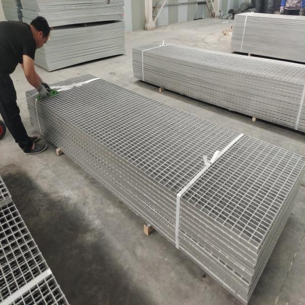 Heavy Duty Customizable Serrated Steel Grating Anti Slip Drainage with YB/T4001