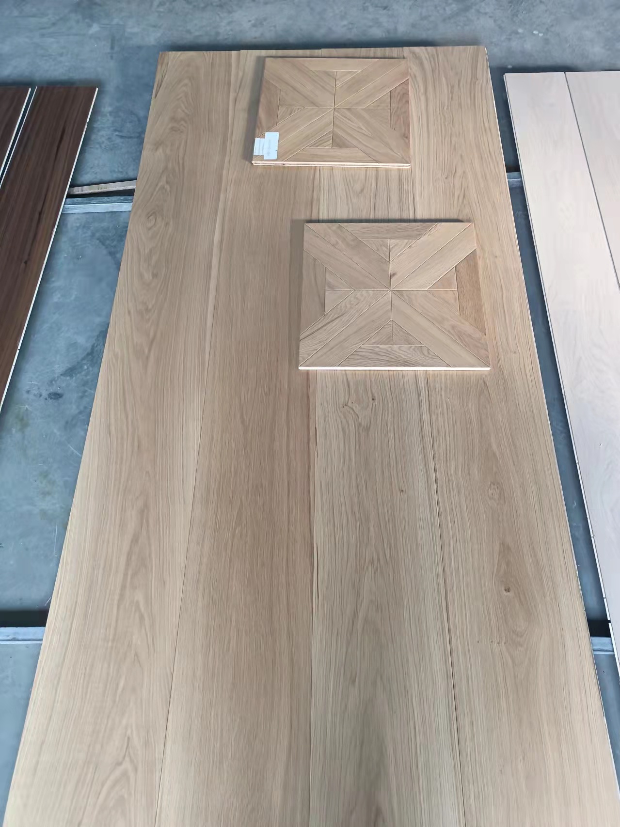 Living Room Engineered Wood Flooring Plank With Art Parquet Design