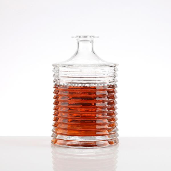 Super Flint Glass 500ml 700ml Brandy Whiskey Shaped Bottle for Drinks Manufactur