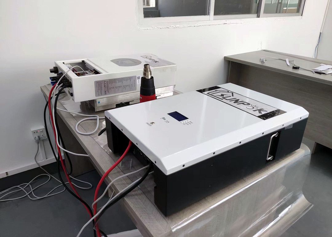 Hybrid Solar Energy Storage System Lithium Batteries 48v 200ah 15kwh 20kwh Roof Mounting