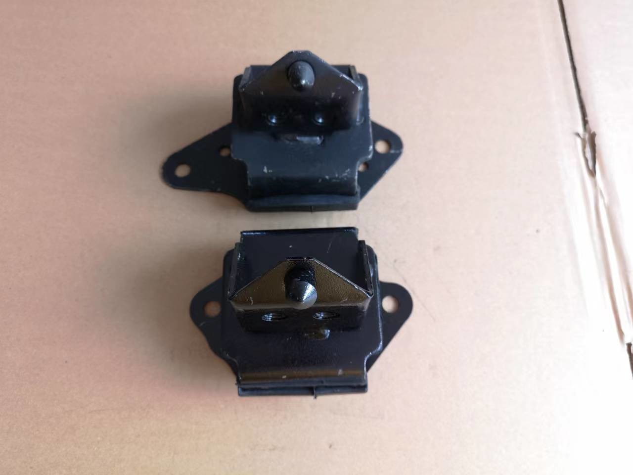 Dmax Engine Mount Cushion Rubber 8972349762 Pickup 4JA1 4JH1 Engine Model Front Side