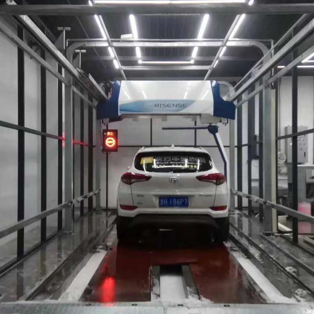 Operate Room 2500x1600x2000mm Risense Touchless Hp-261 Fully Auto Car Wash Equipment