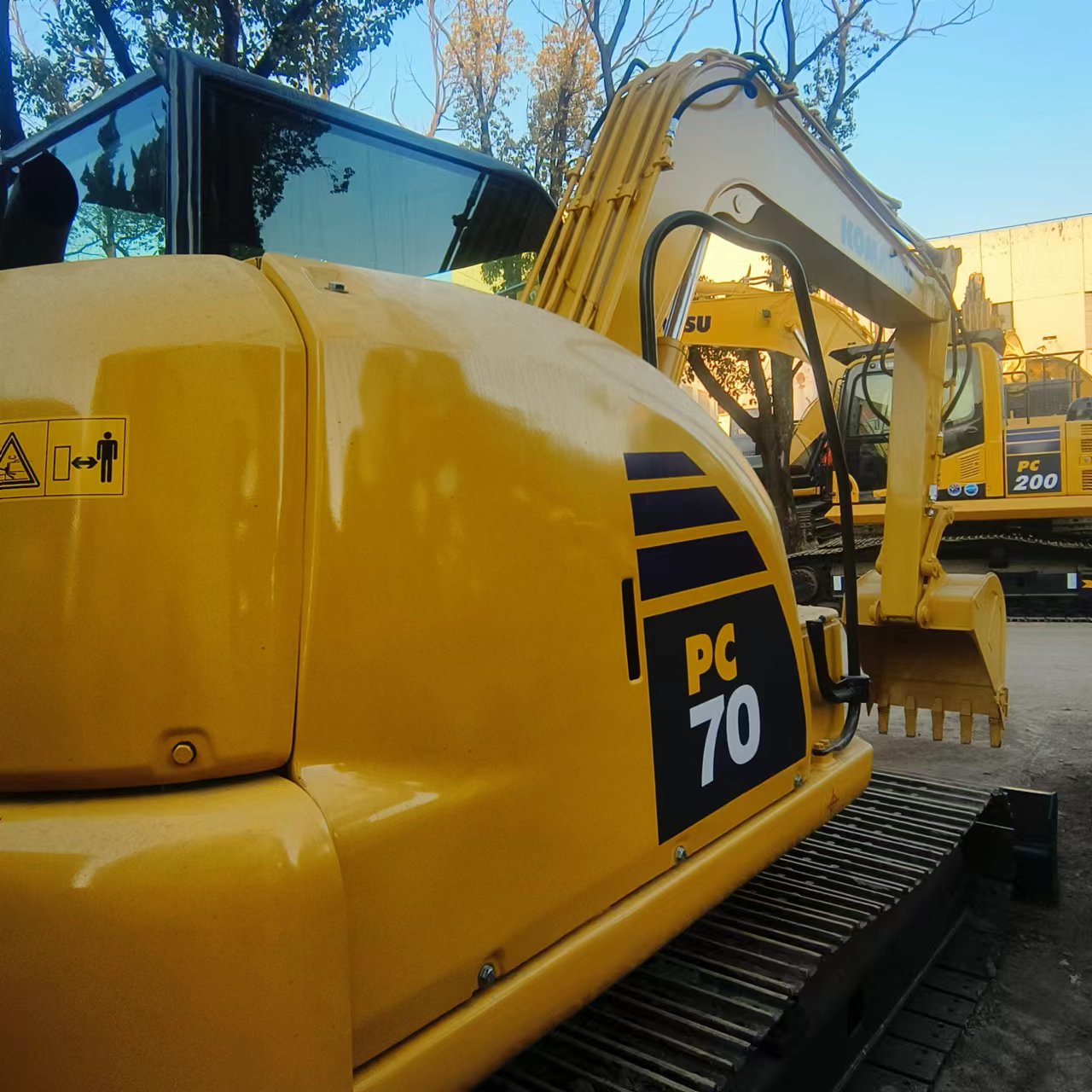 Used Komatsu PC 70 Excavator from Japan 6500kg Operating Weight 0-2000 Working Hours