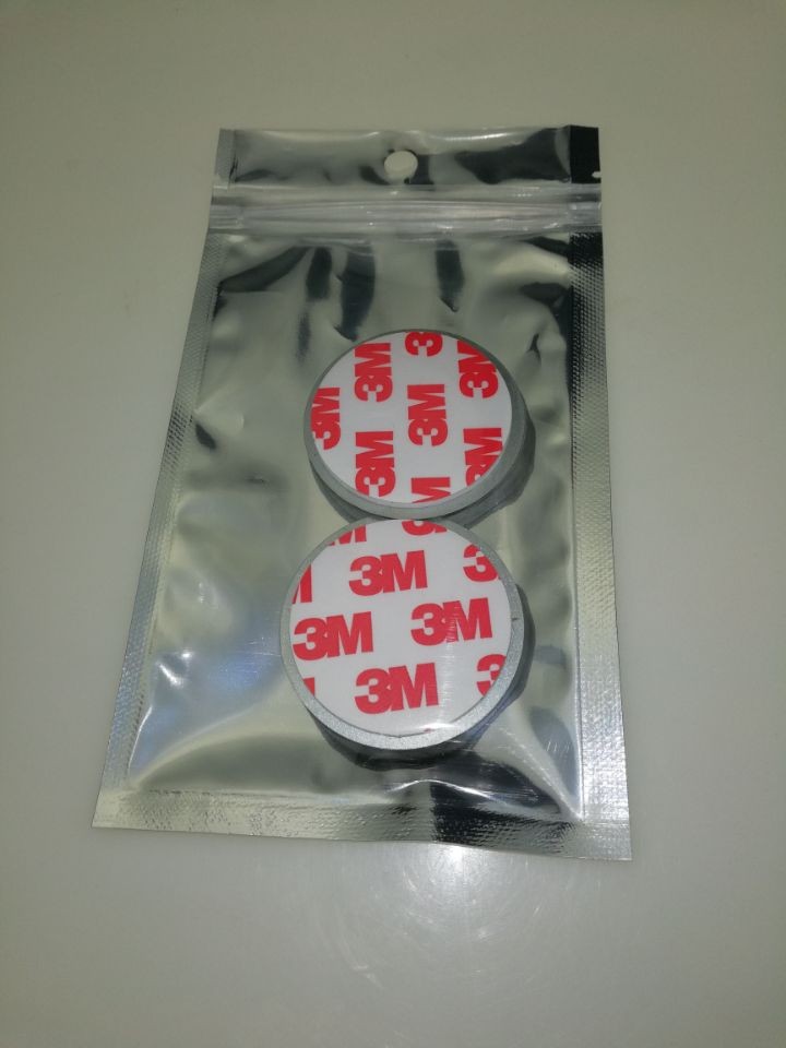Convenient Fastening Plate for Magnetic Mounting of Smoke Detectors Used Thermometer