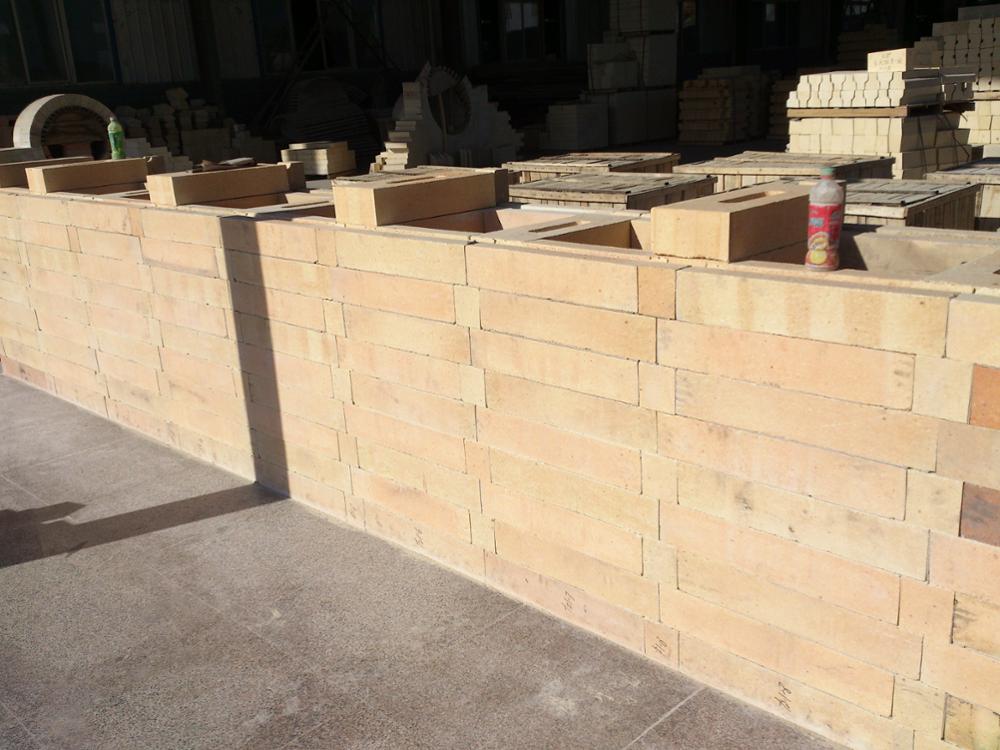 High Temperature Furnace Refractory Bricks Zirconia Bricks with SiO2 Content 13%-16%