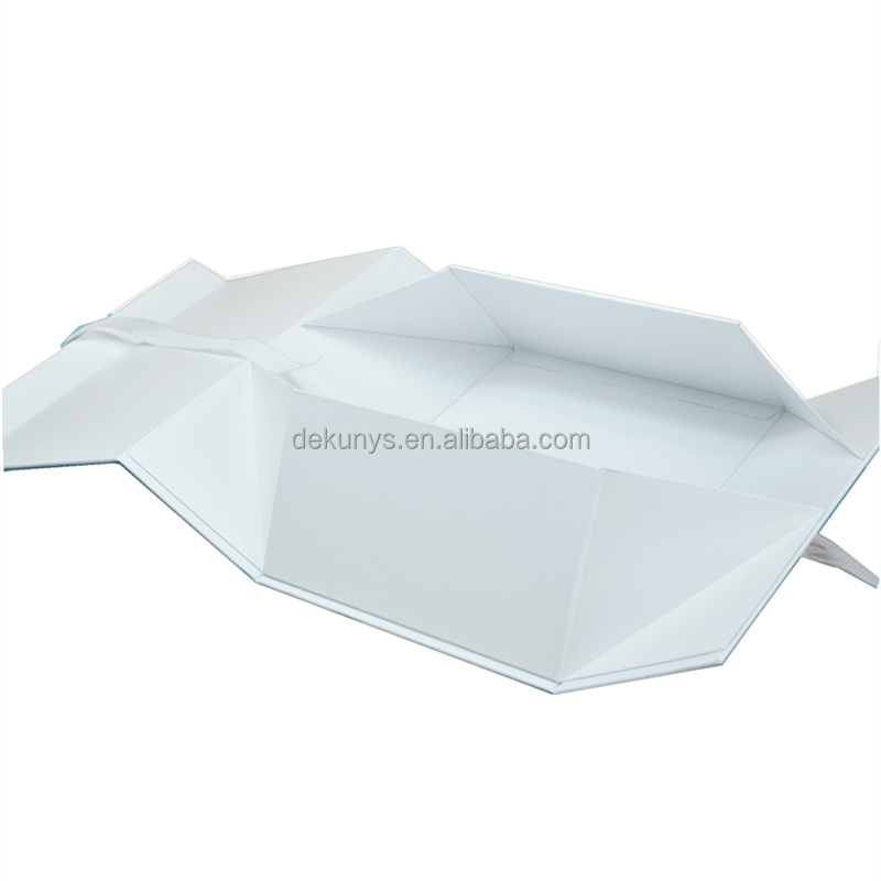 Cardboard Paper Handbag Birthday Gift Packing Box Party Favor Packaging With Ribbon Closure