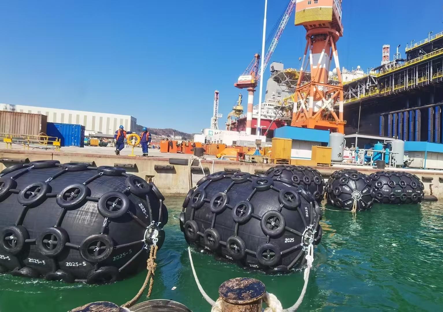 Floating Pneumatic Rubber Fenders