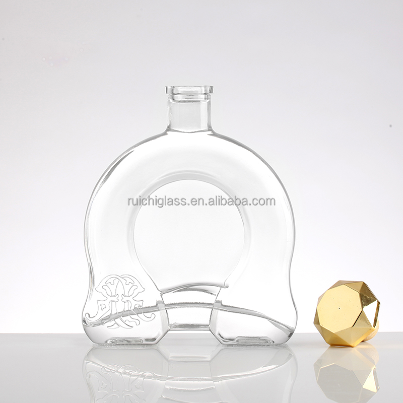 Superior Whisky Bottles with Modern Design and Enhanced Functionality