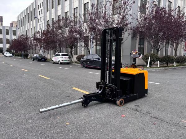 Rated Load 600 kg Non Standard Gas Expansion Axle Counter Balance Forklift Truck
