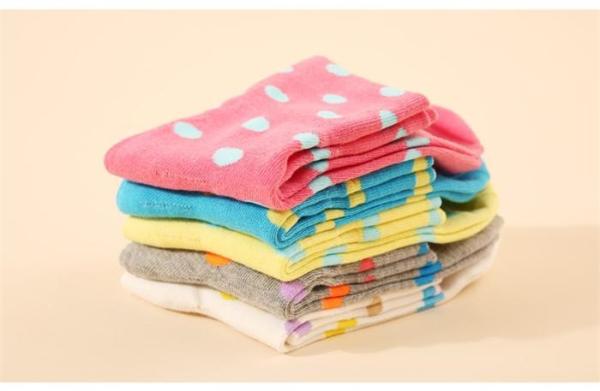 2015 Hot selling christmas promotional style customized thick cozy cotton socks