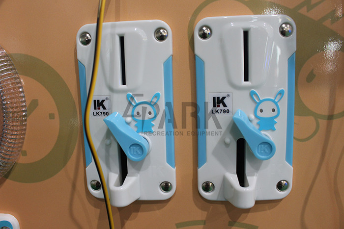 Rock Paper Scissor Game Machine Capsule / Ticket Redemption Game Machine