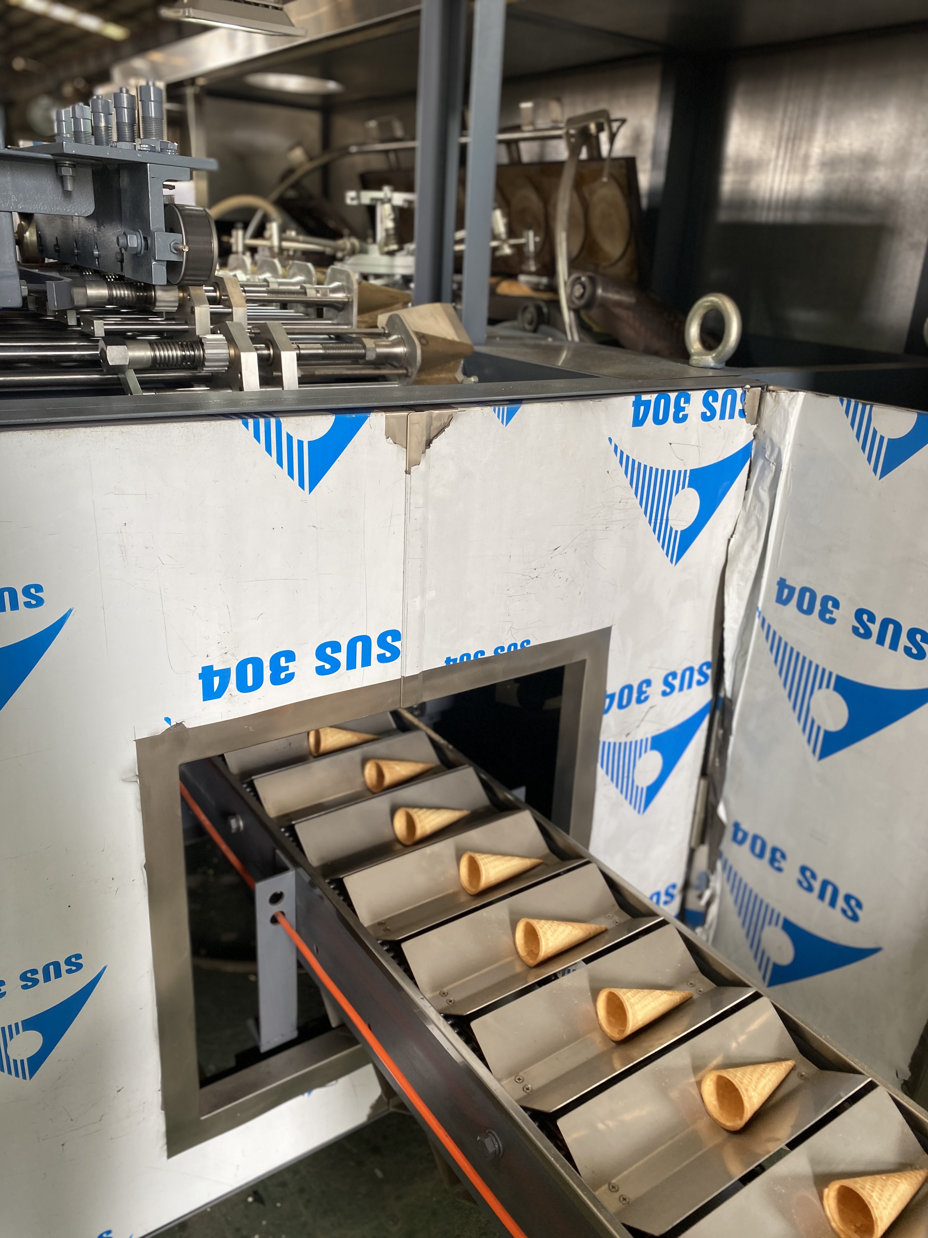 Polished 5000pcs/H Industrial Ice Cream Waffle Cone Making Machine