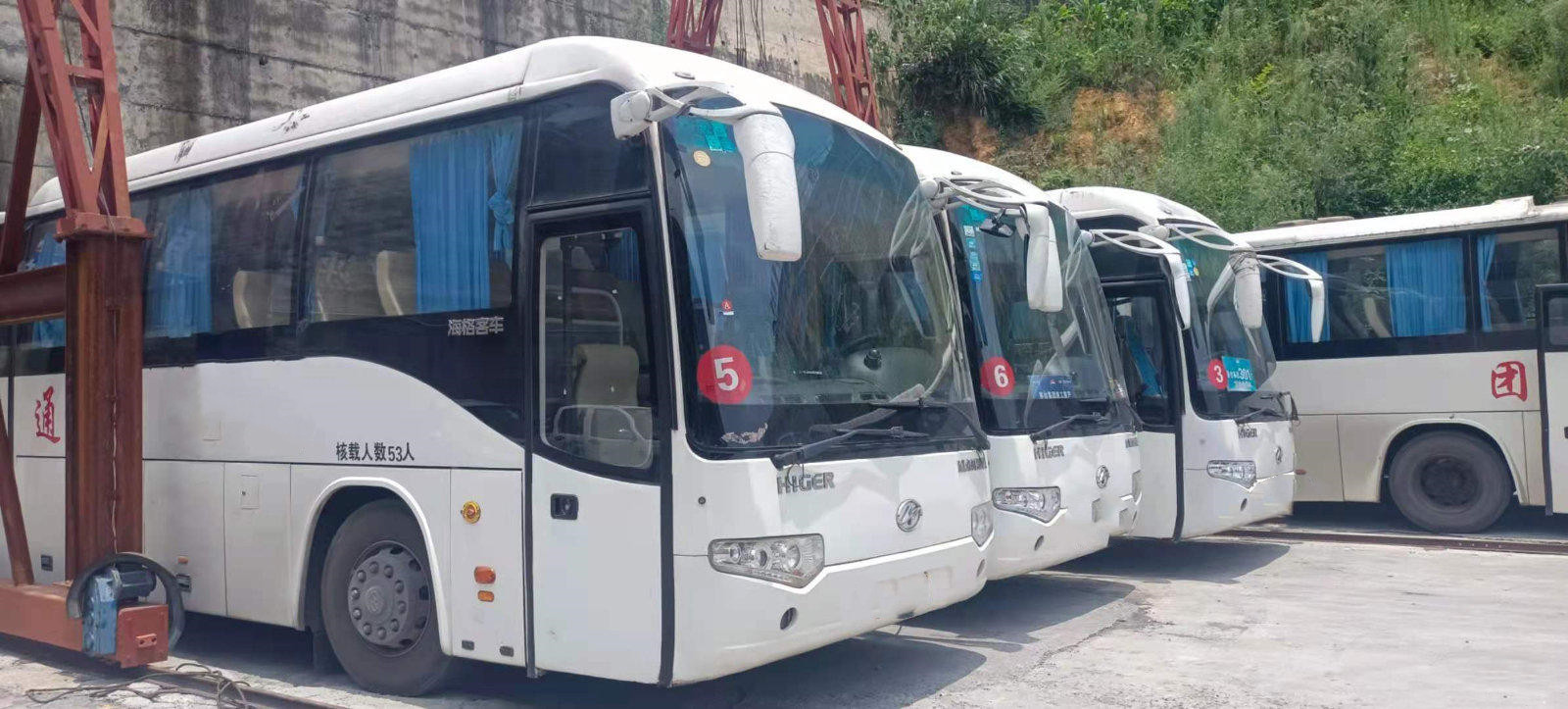 Used Higer Bus Rear Engine Model KLQ6129 Good Passengers Bus 53 Seats Rear Weichai Engine 215kw Euro III