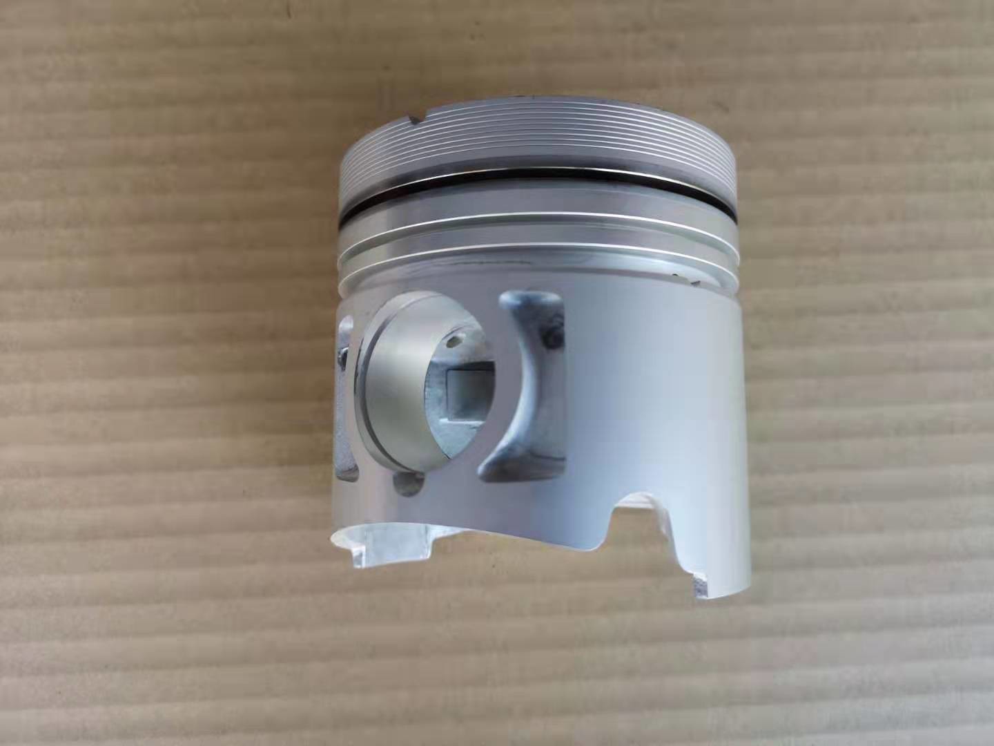 4JB1 4JB1-T Piston 8971086210 ISUZU Engine Parts For Qingling 100P NHR NKR Piston Head Code 6210