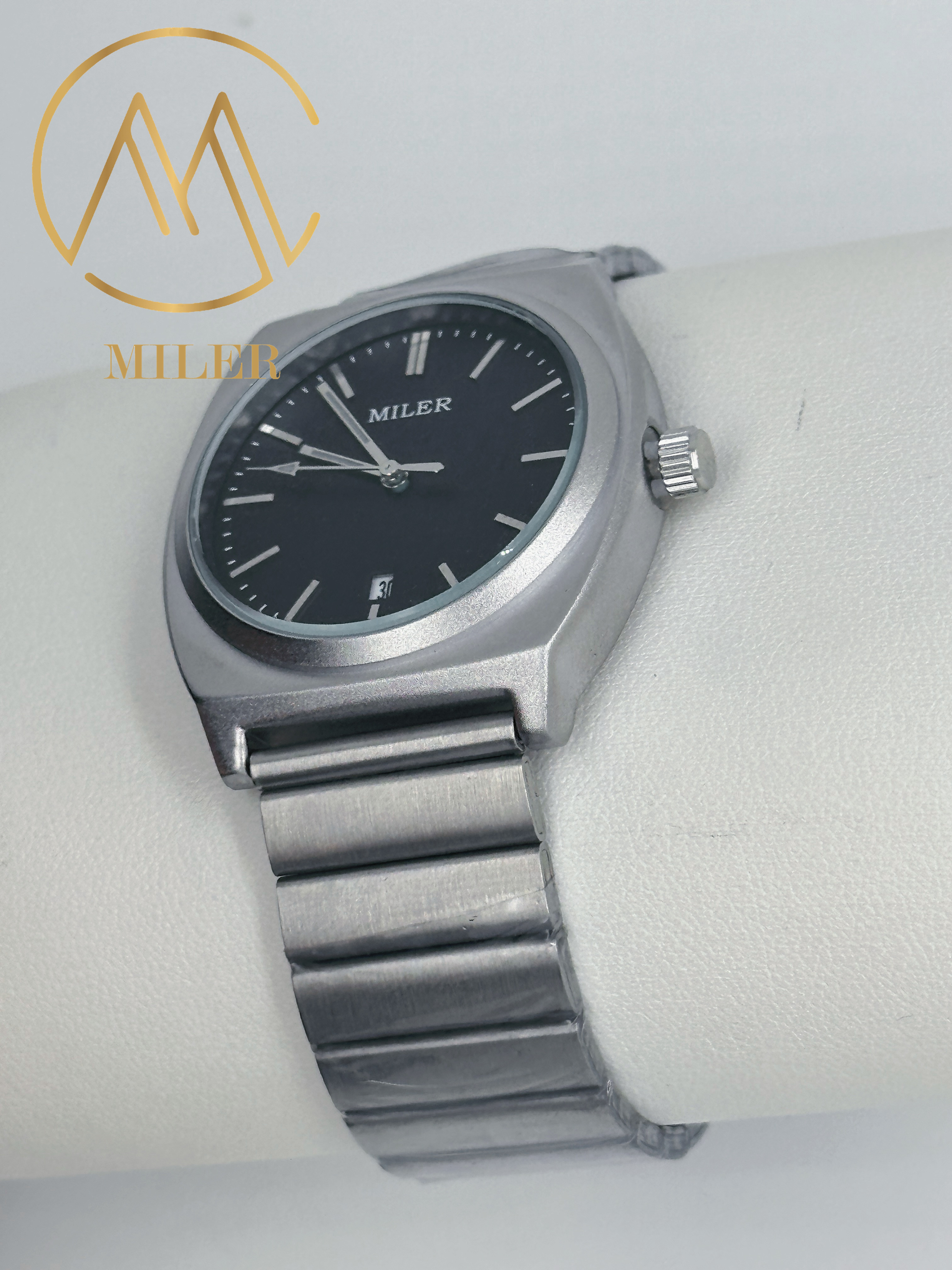 Manufacture Custom Logo Quartz Wrist Watch A Unique and Memorable Corporate Gift