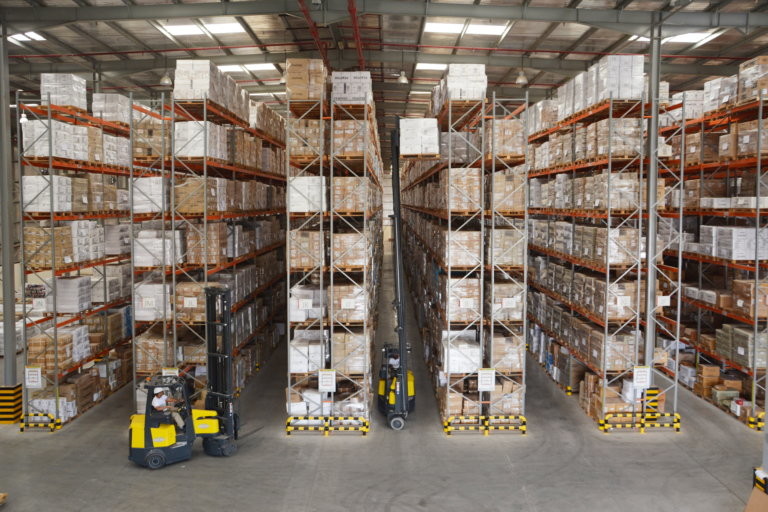 Compact Very Narrow Aisle Industrial Racking For Warehouse Storage