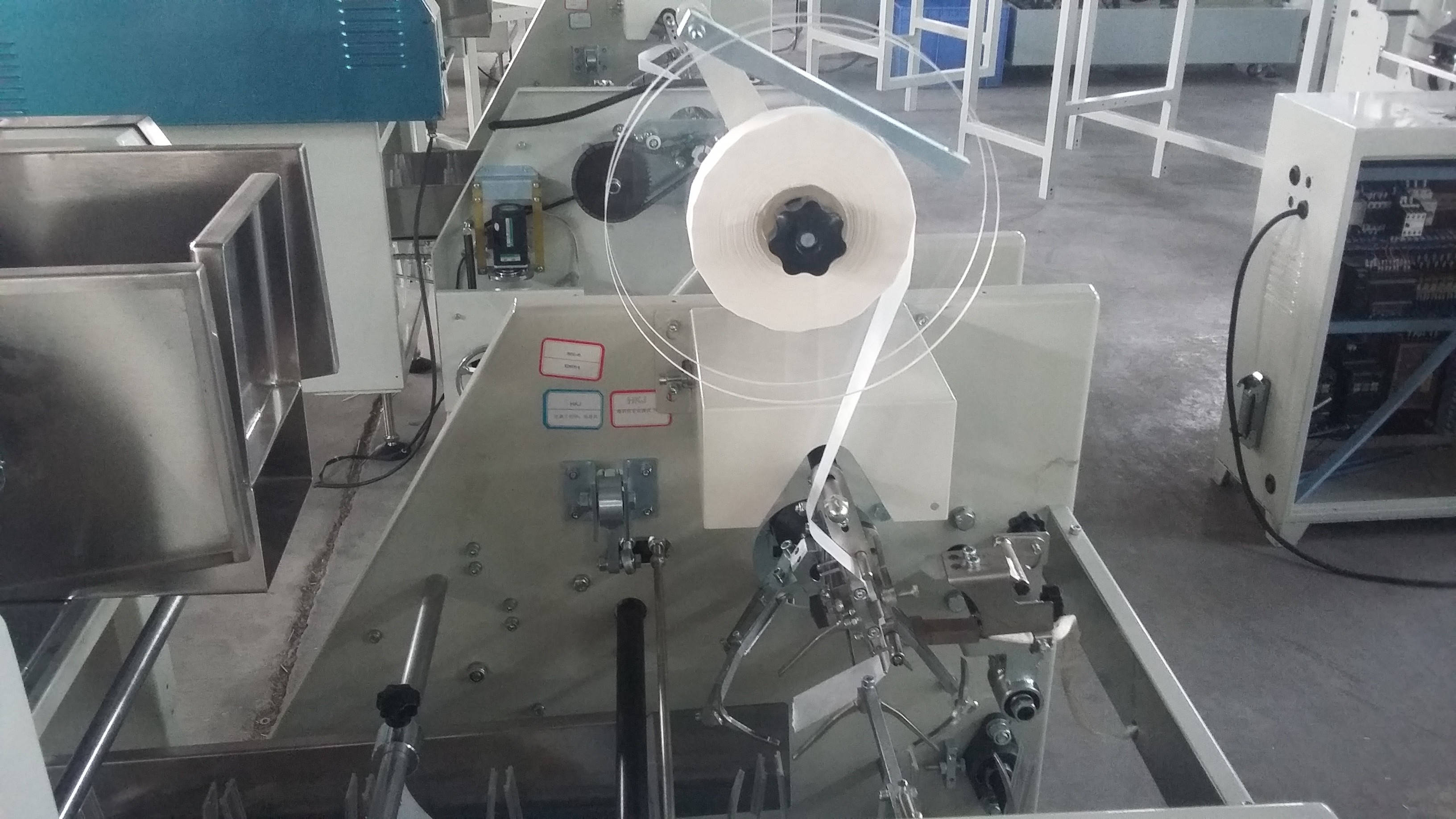 High Tightness Instant Noodles Packing Machine With PaperWrapping Machine
