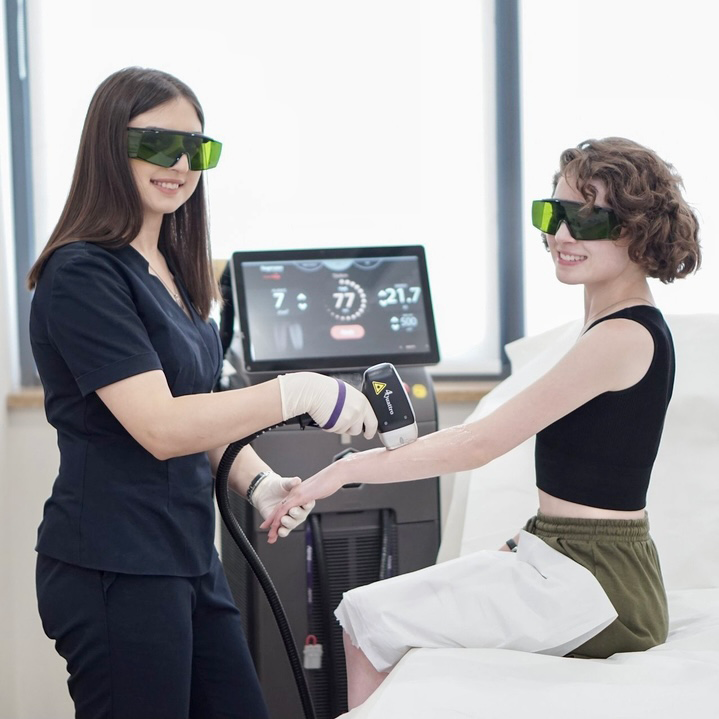 High Frequency 1-10HZ 808 Diode Laser Hair Removal Machine With 600W Output Power