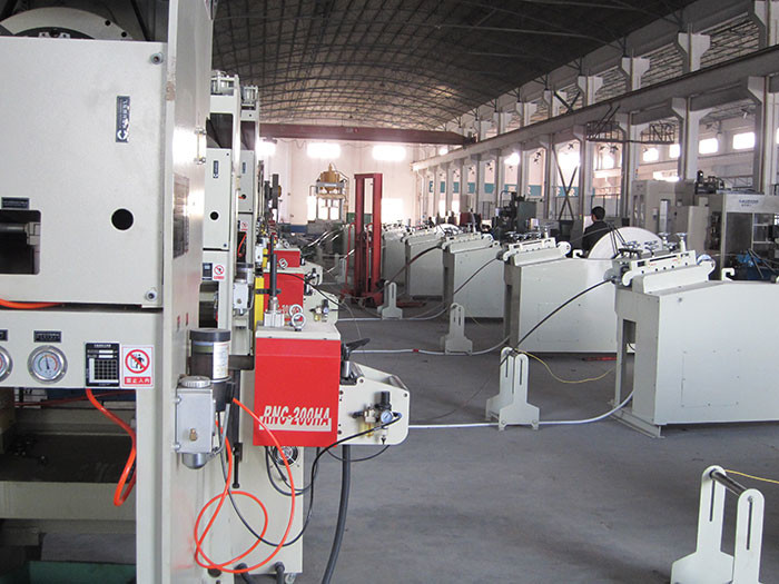 RUIHUI Coil Material Nc Servo Roll Feeder Used For Pneumatic Press Line
