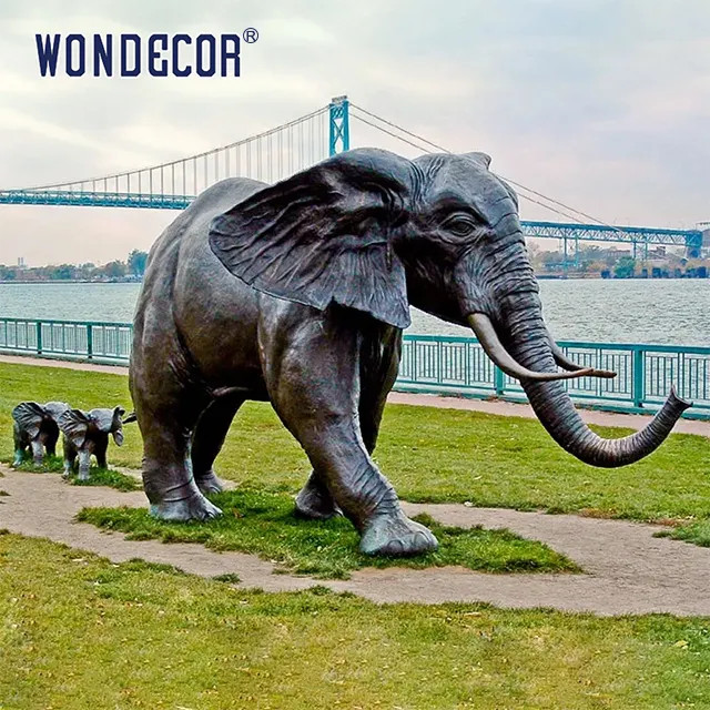 Zoo Decorated Custom Bronze Sculpture With Lovely Elephant 180cm