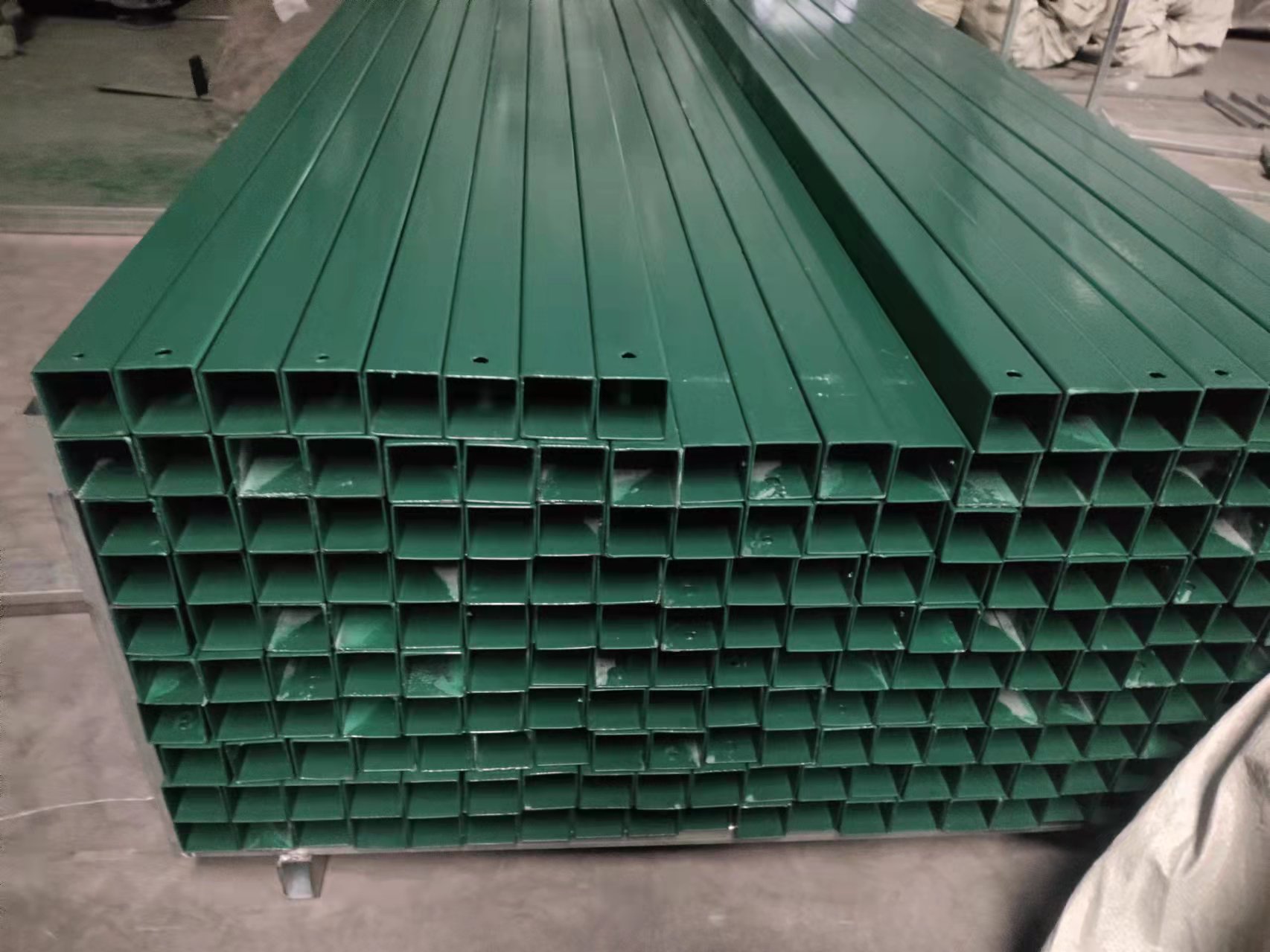curved mesh fence panels