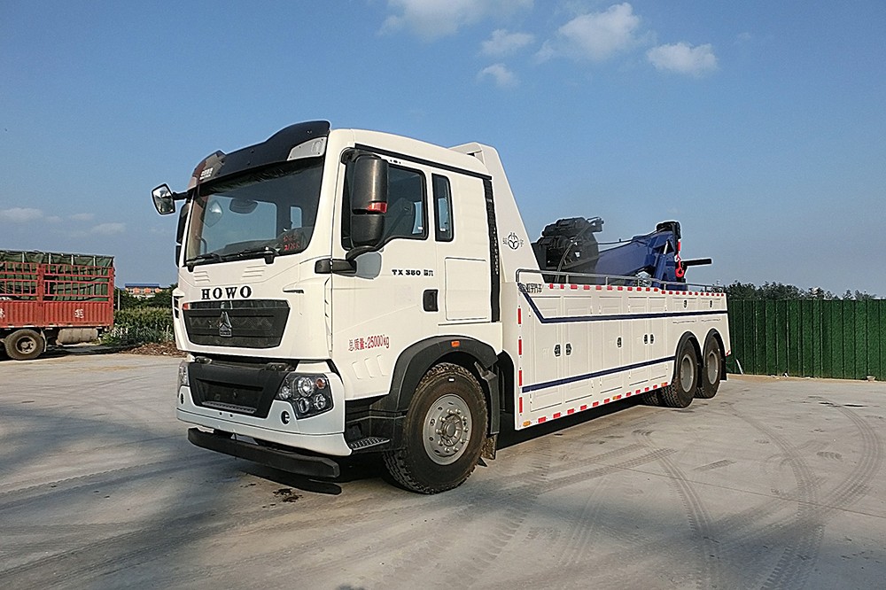 Howo Double Rear Axle and Eight Wheels,2 Sections Lazy Arms, 3 Section Bracket Arms Wrecker Truck for Pulling and Dragging
