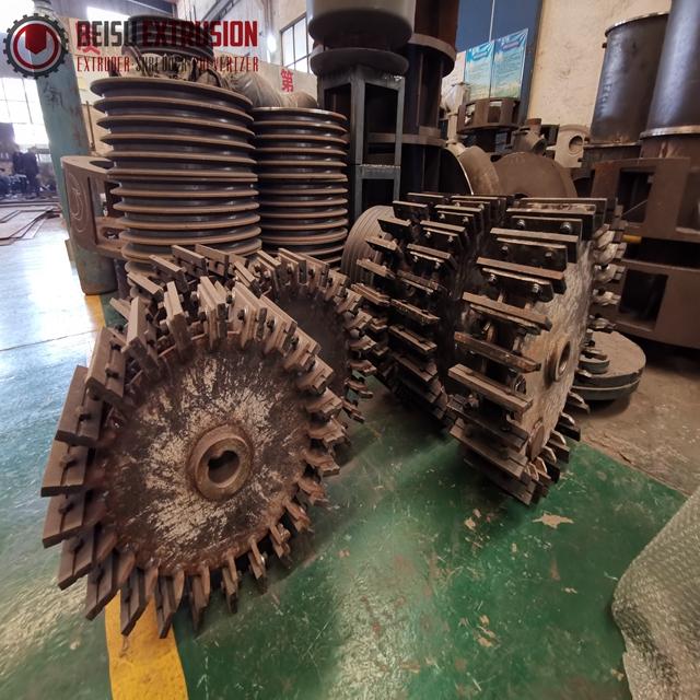 600kg/H 45kw Pvc Pulverizer Miller With Rotor Blades