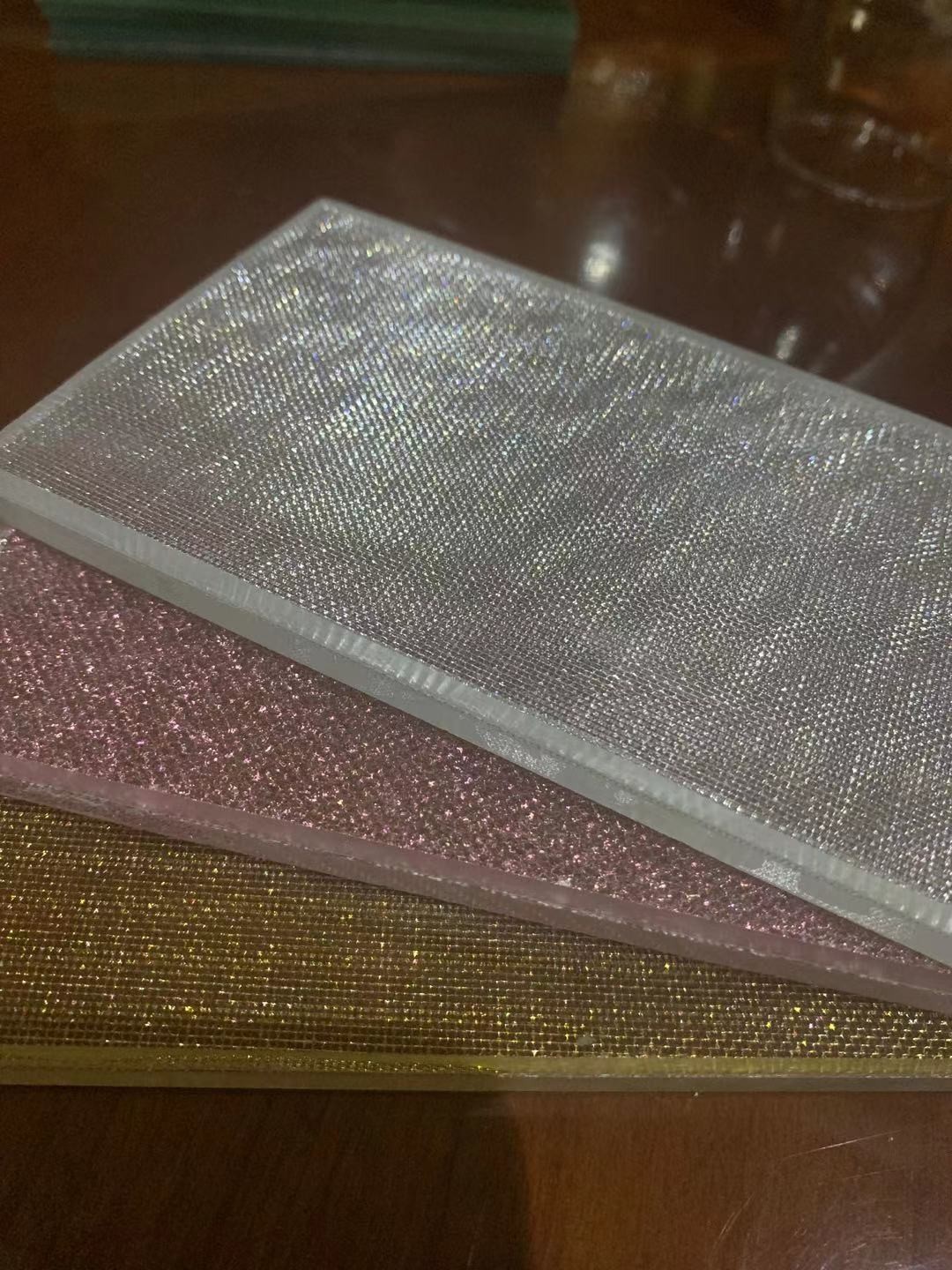 Customized Metal Mesh Laminated Glass Floats Law Glass For Building