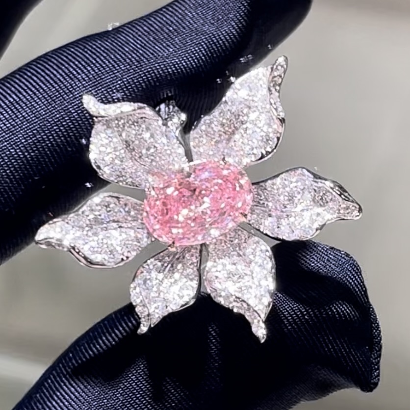 18k Oval Shape Flower Style Ring Lab Grown Pink Diamond Ring Luxury And Exquisite Design For Party Banquet