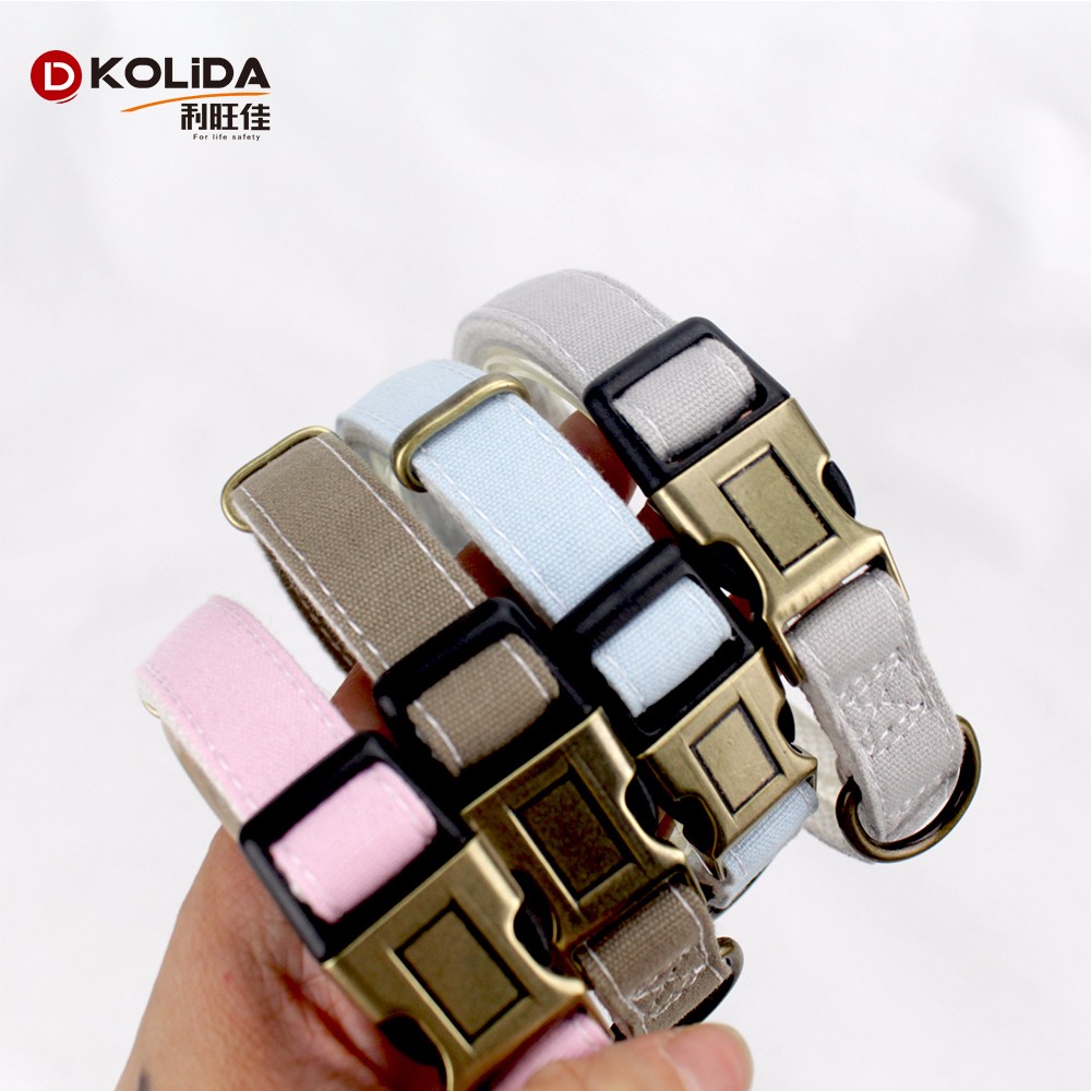 Adjustable Reflective Plain Nylon Webbing Neoprene Dog Collars For Safety