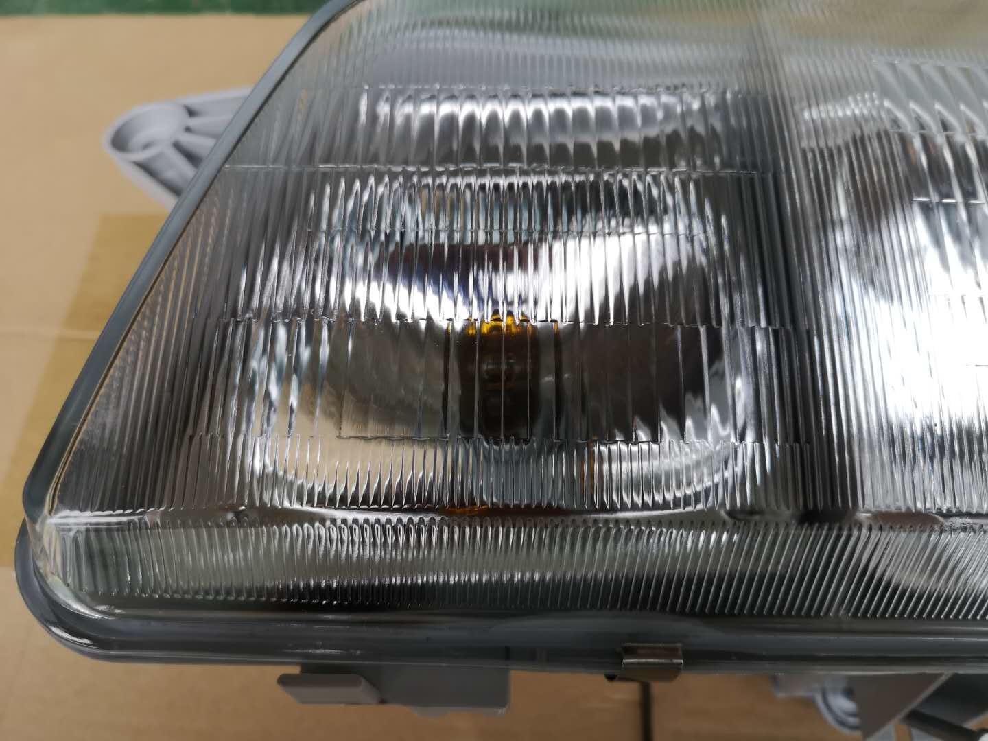 EXR EXZ Container Truck Headlamp With Yellow Fog Lamp Assembly 1821104002 Bottom Of Front Panel