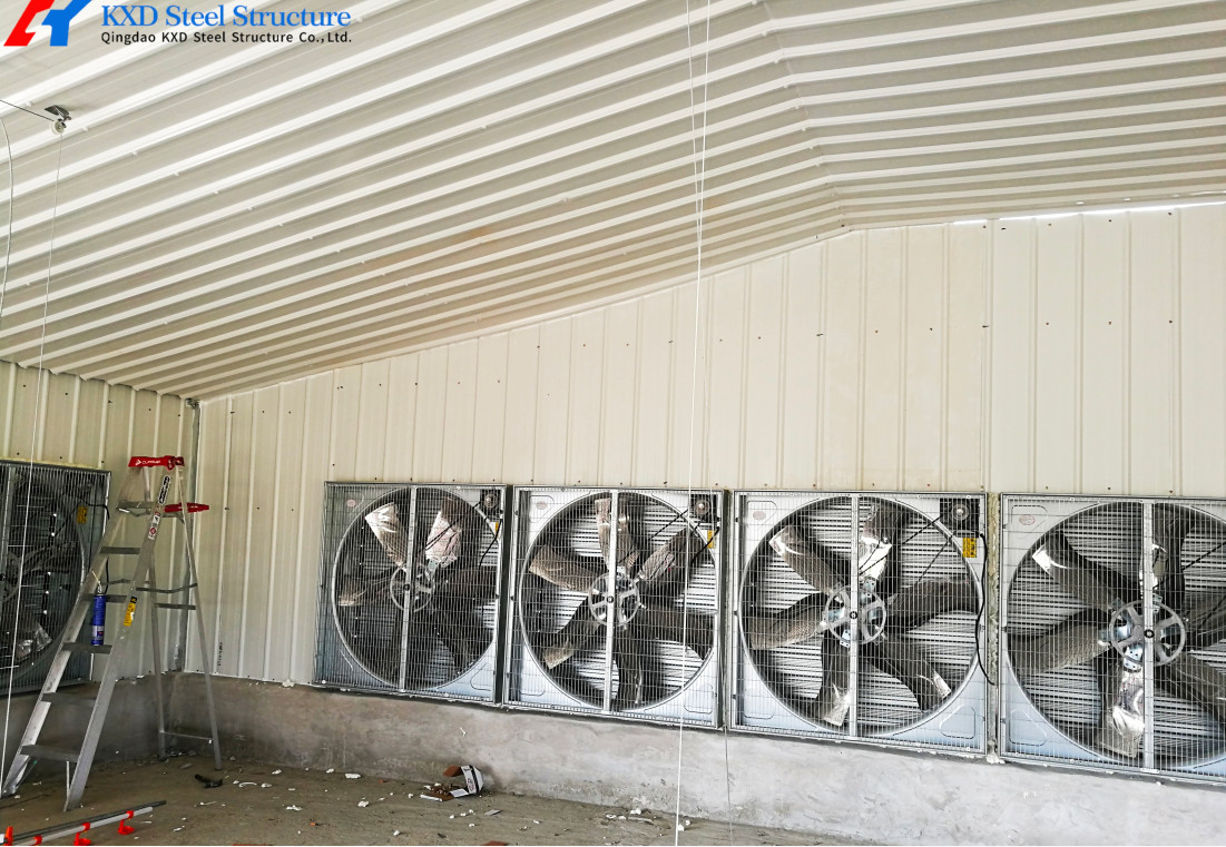 Customized Steel Poultry House , Prefab Chicken House For Layer Broiler Farming
