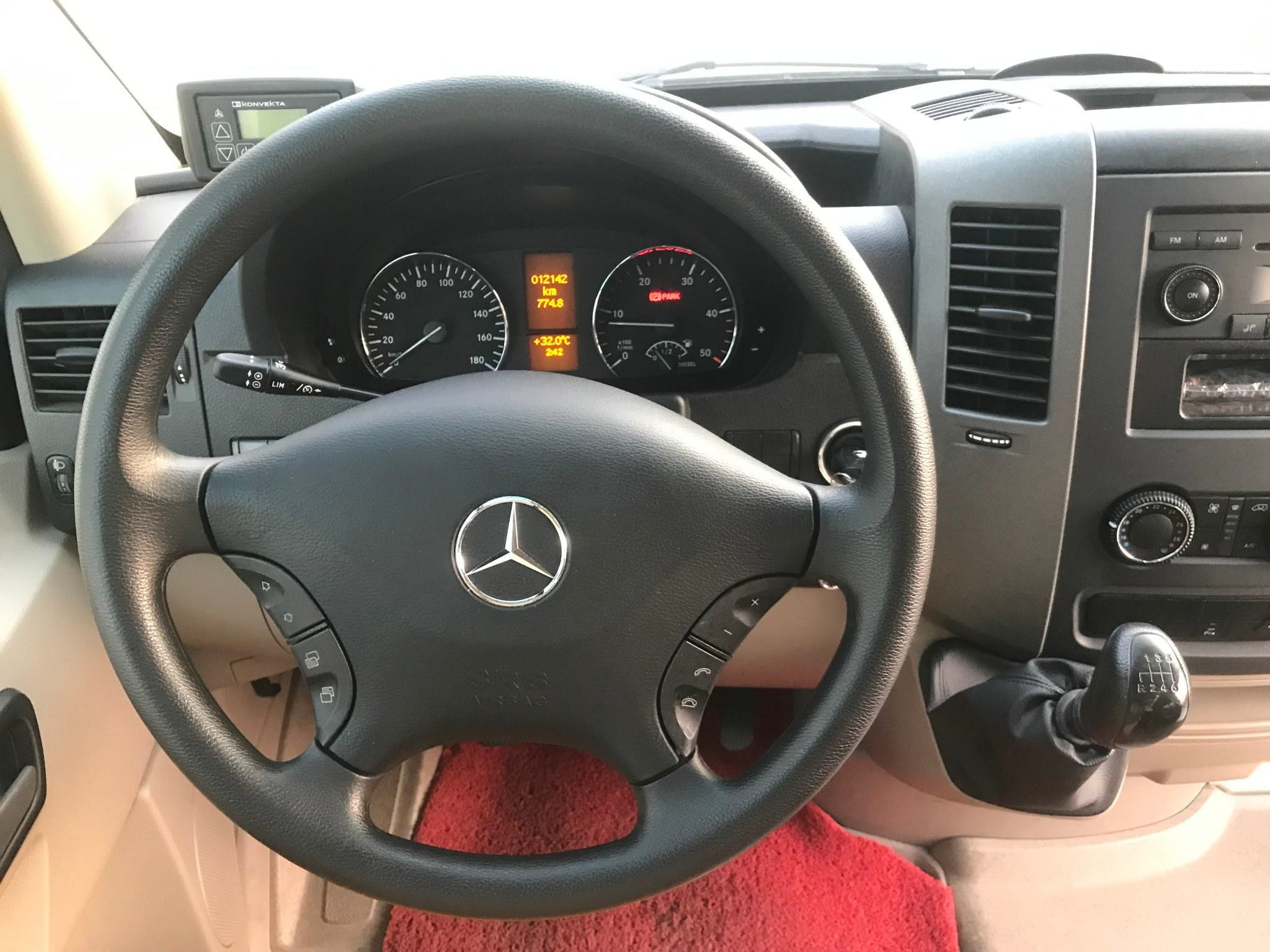 Mini Benz Bus 17seats Used Van Hagrid 110KW 2017 Optional