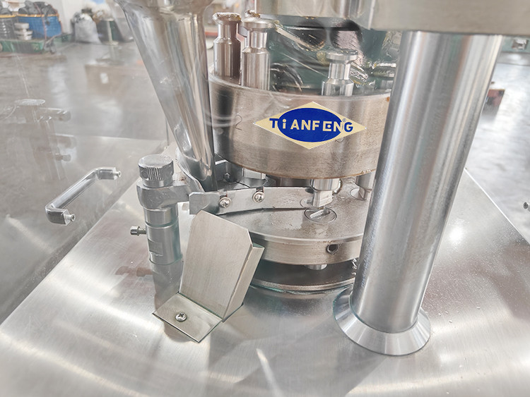 Customized Electronic Pill Press Machine for Ss304 Materials and 15mm Max Filling Depth