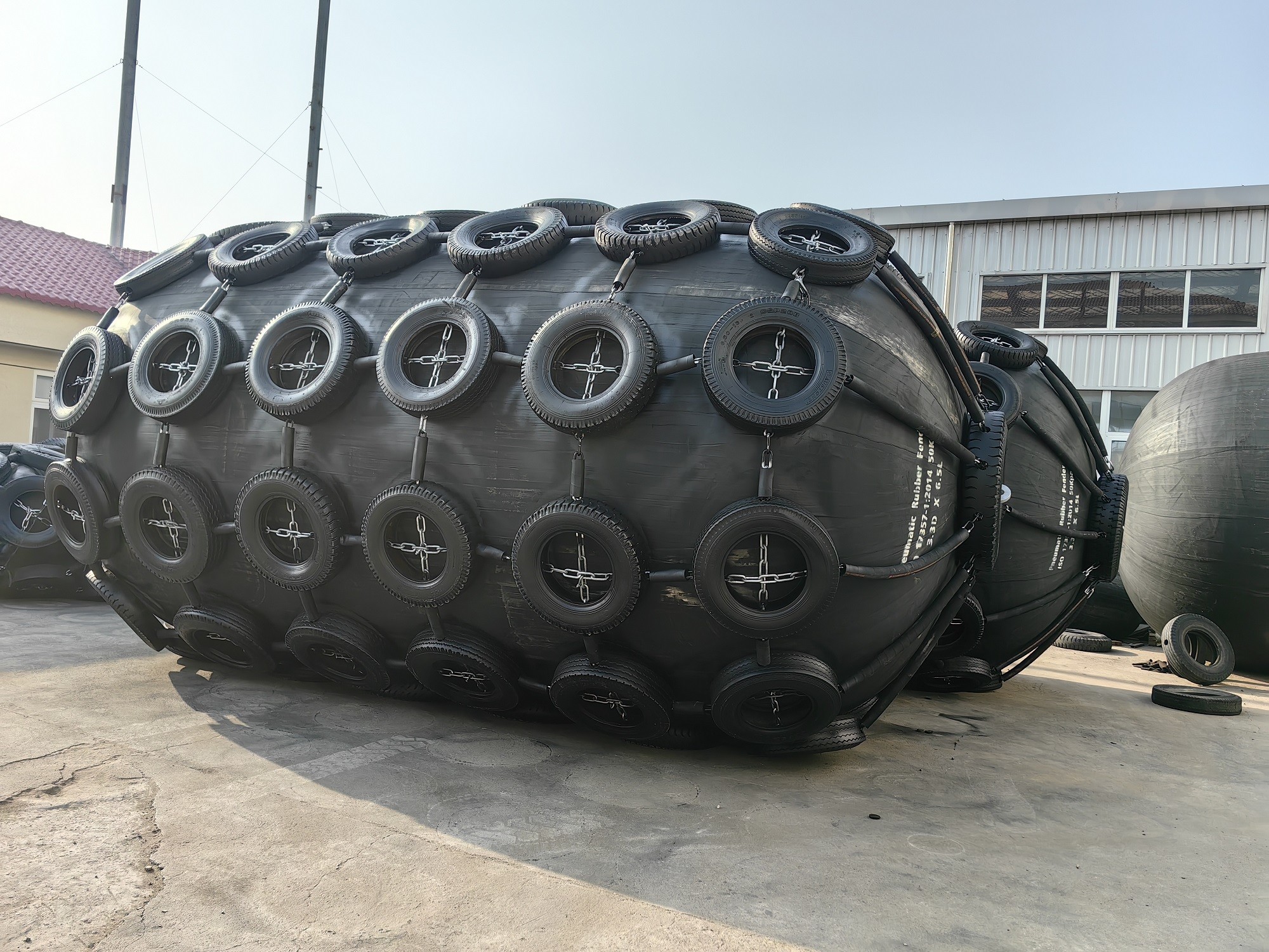 Customized Pneumatic Rubber Fender Initial Internal Pressure 50Kpa