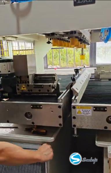800-1300KG Radiator Making Machine For Clinching Plastic Tank In Blue / White