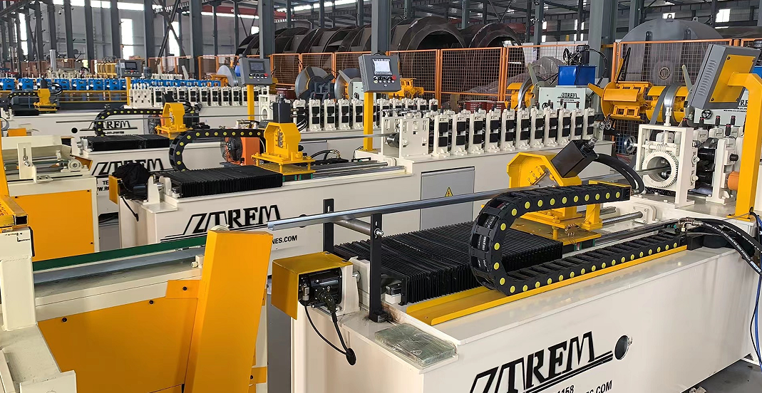 Flying tracking and shearing of U channel machine