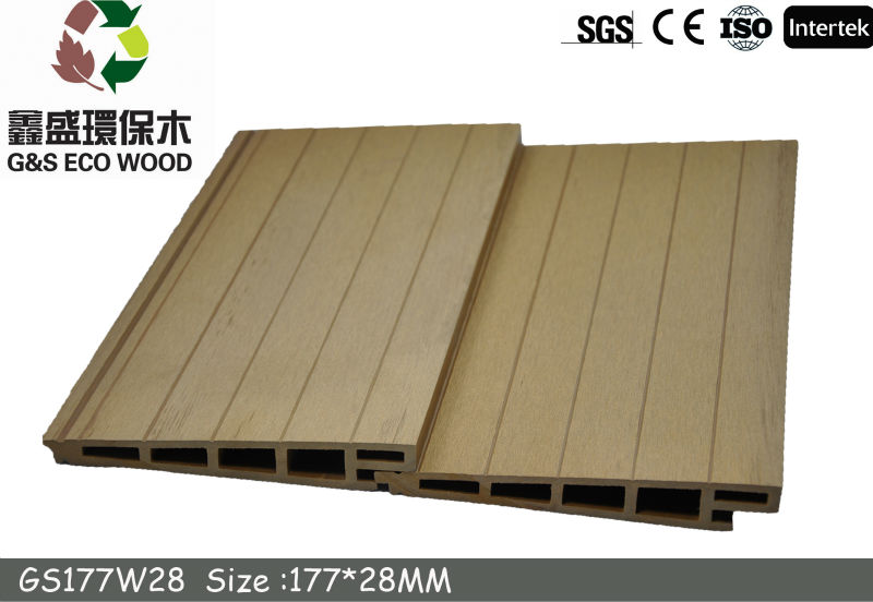 4m 5.8m Splitting Prevention WPC Wall Panel Outdoor White Composite Privacy Fence