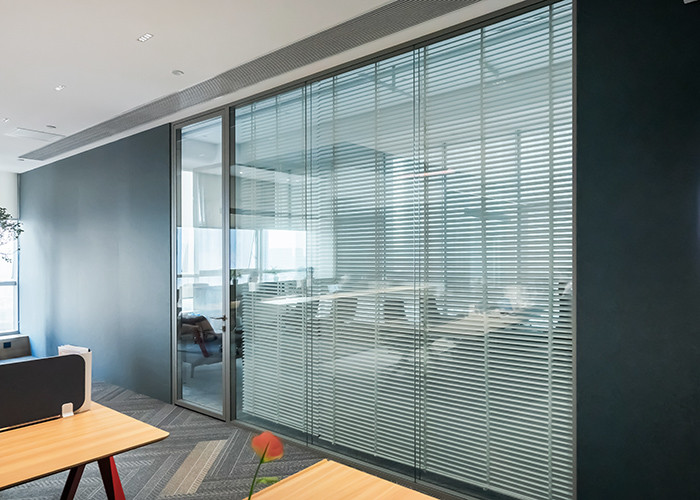 Motor Driven Blinds Office Partition Wall Double Glass Transparency Or Privacy