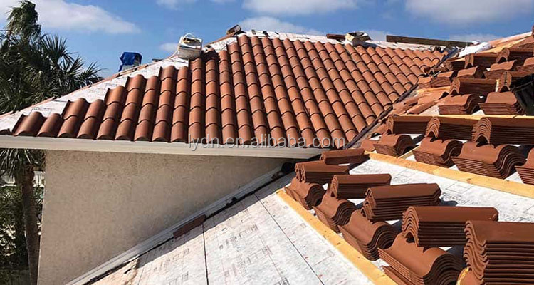 Spanish Glazed Clay Ceramic Roof Tiles 220mm Handmade Lightweight Brown