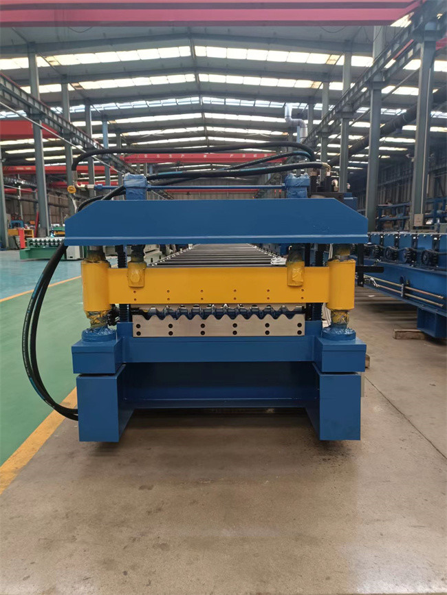 Color steel manufacture corrugated roof roll forming machine 15-20m/min speed for house building