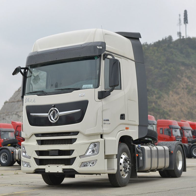 Dongfeng Chenglong M3 CNG Semi Trailer Tractor Truck With Cruise Control And Engine